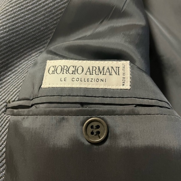 Giorgio Armani Sports Blazer (Dry Cleaned) - Picture 10 of 13